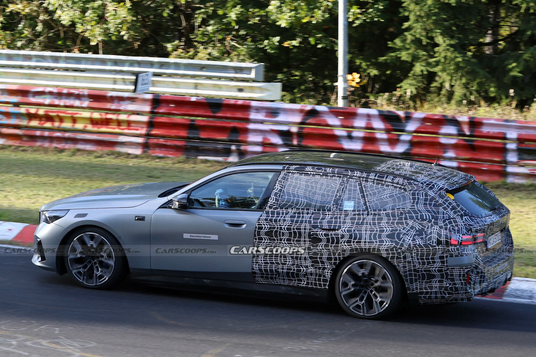 2024 BMW i5 Touring spy shots 00010