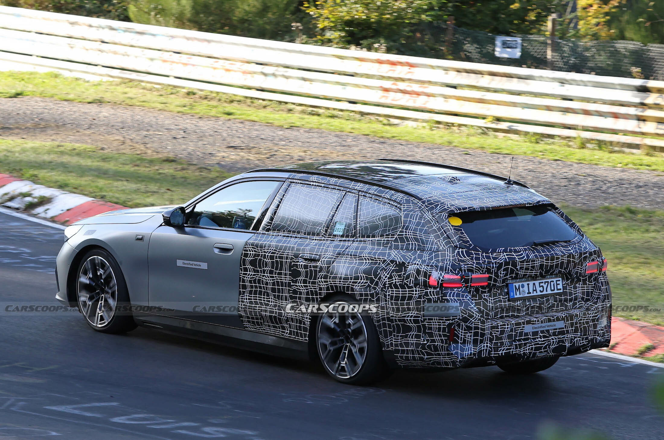 2024 BMW i5 Touring spy shots 00011