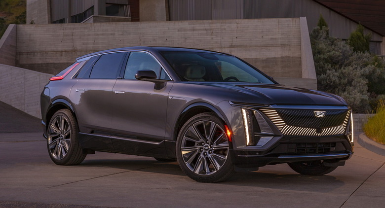 2023 Cadillac Lyriq 2