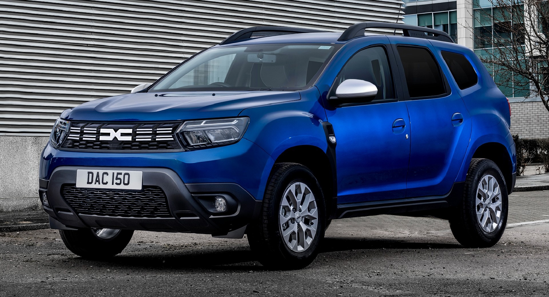 Dacia Duster Commercial (1)s