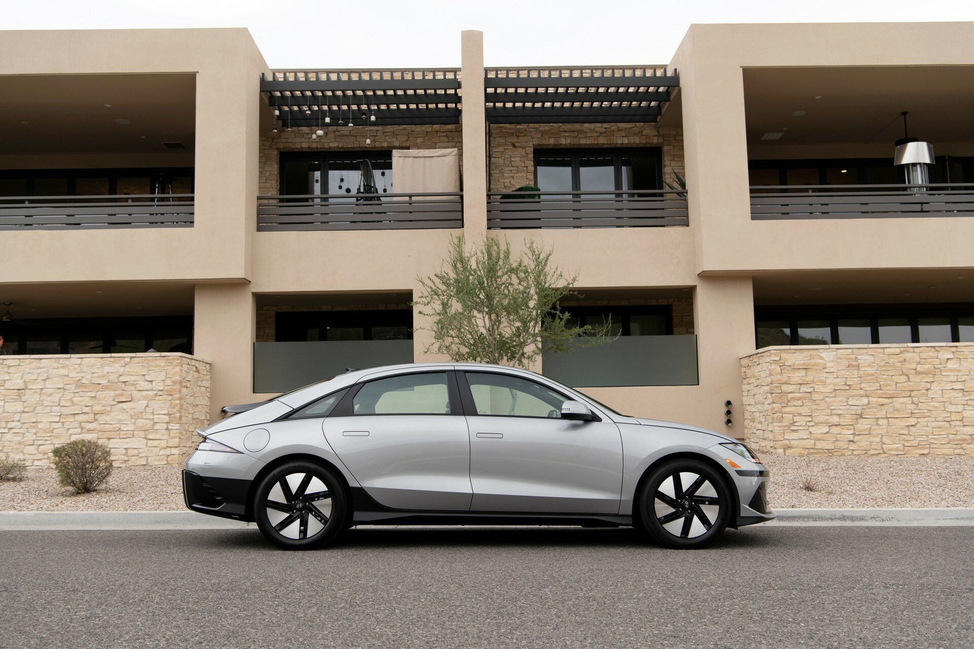 2024 Hyundai Ioniq 6 1025 23