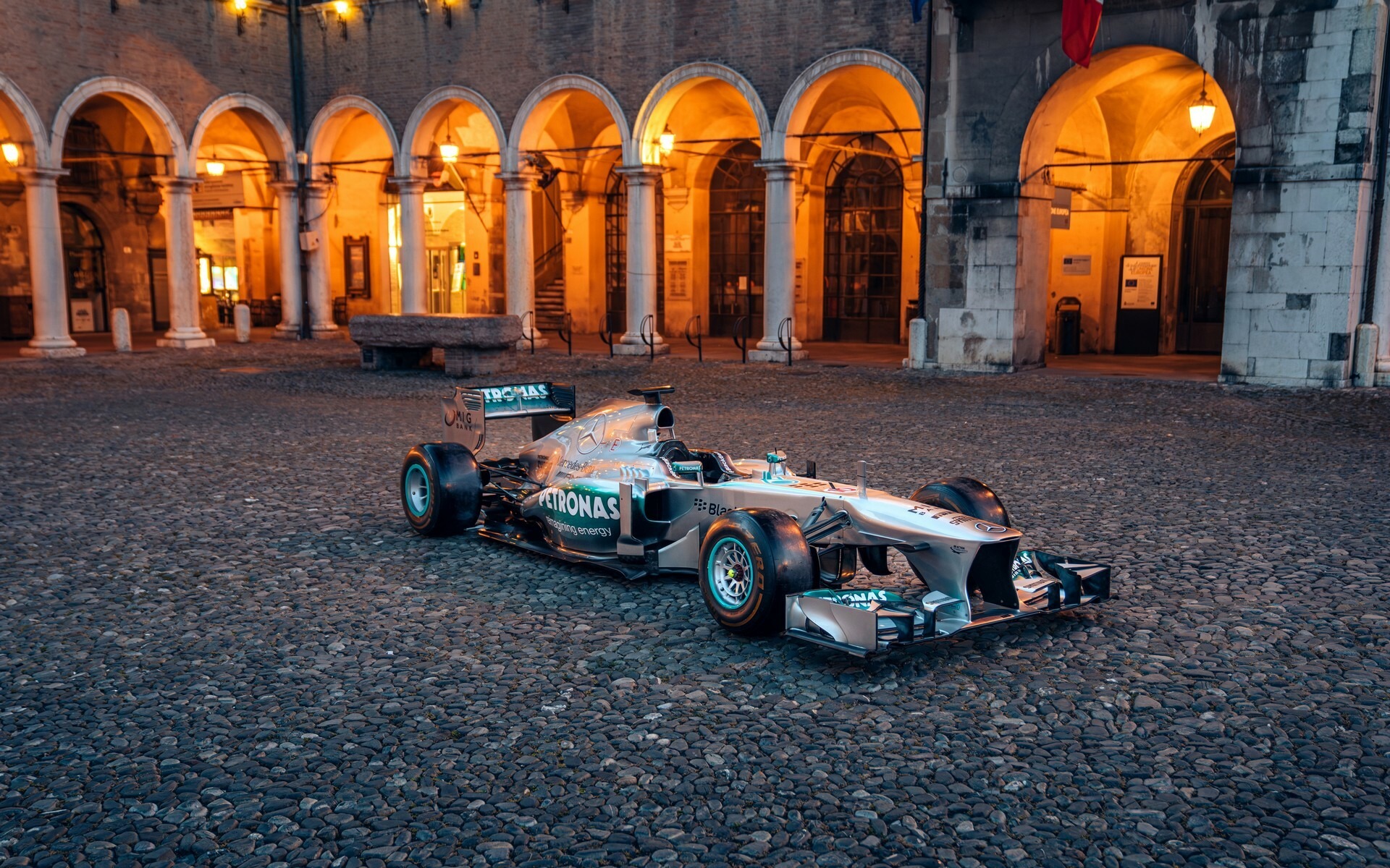 Lewis Hamilton Mercedes F1 W04 - 1