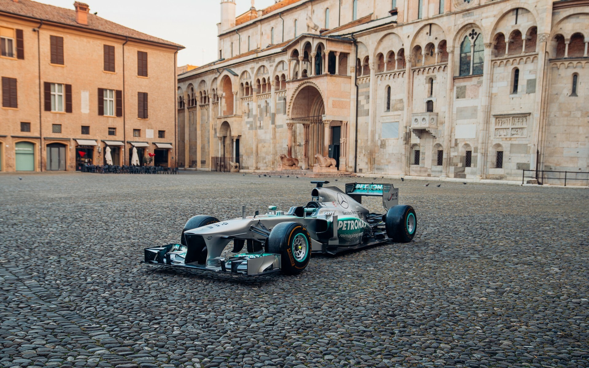 Lewis Hamilton Mercedes F1 W04 - 7