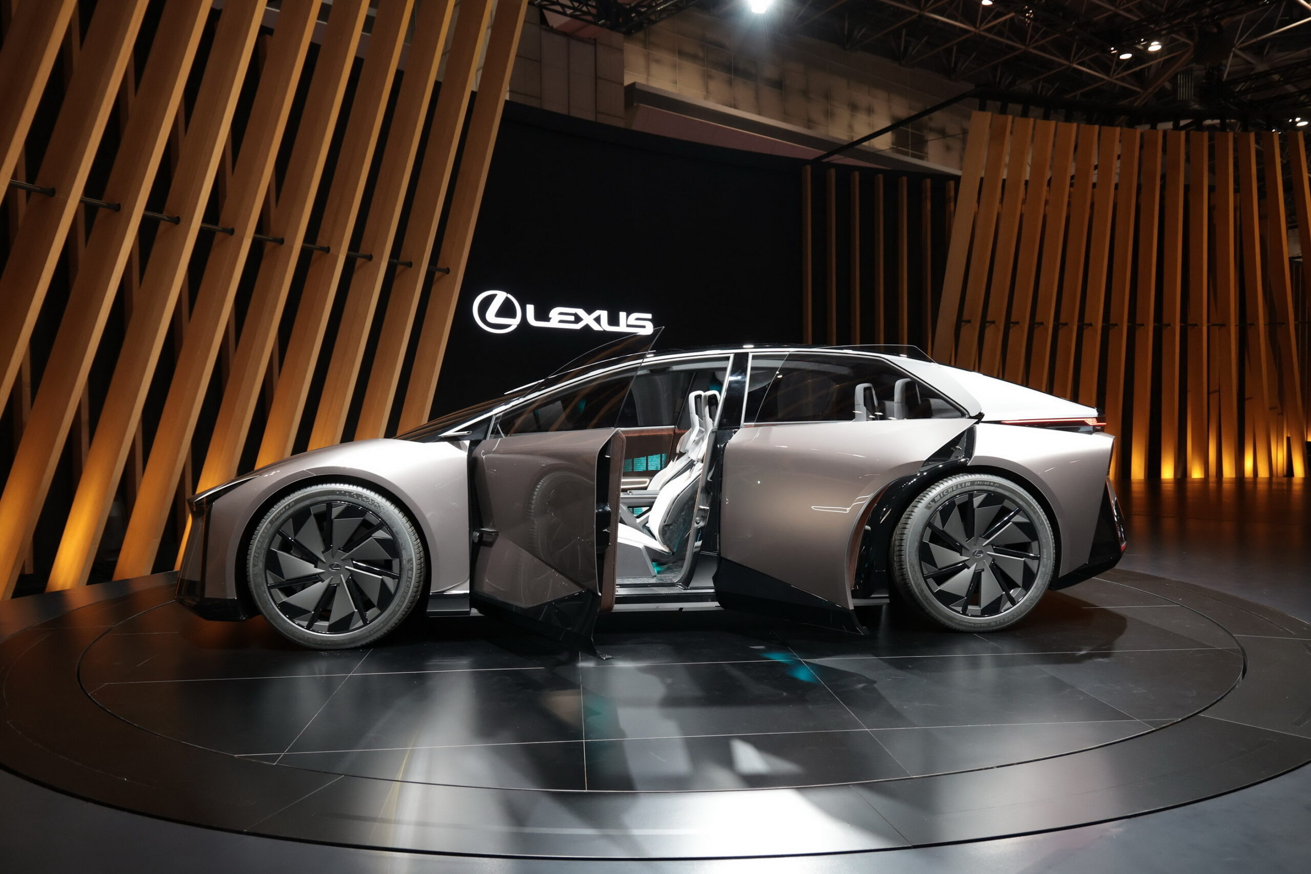Lexus LF-ZC 1