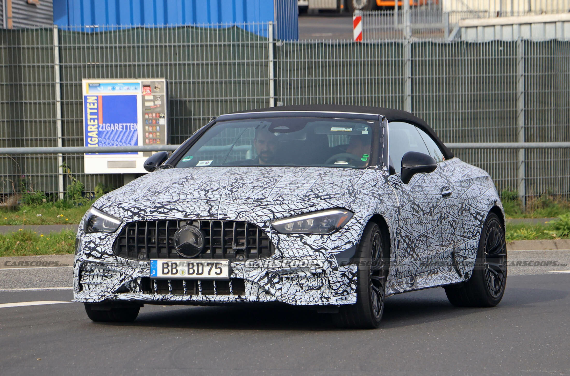 Mercedes-AMG CLE53 convertible spy shots 00002