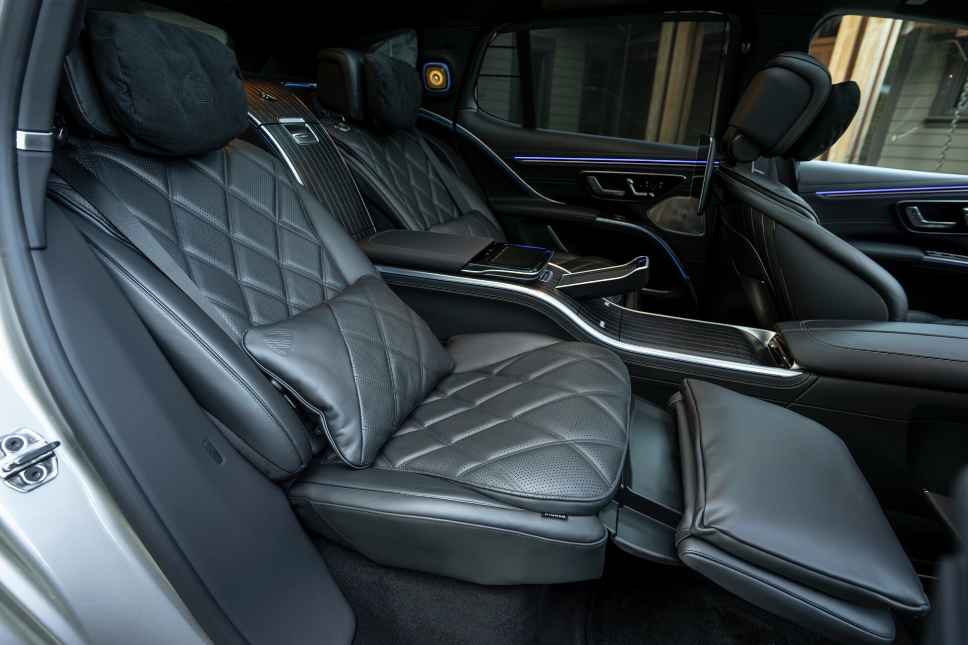 Mercedes-Maybach EQS SUV 1024 6