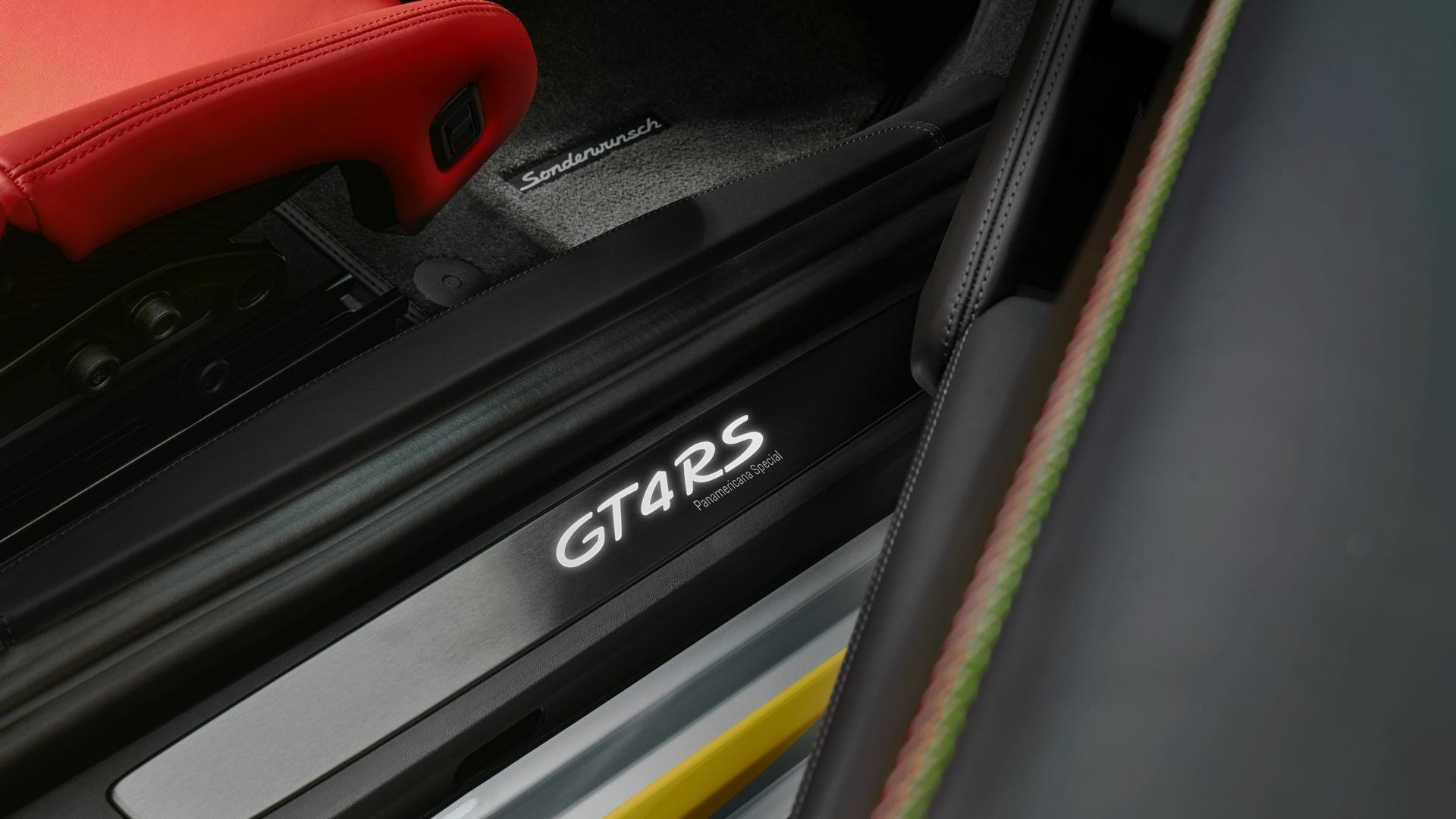 Porsche 718 Cayman GT4 RS - 9