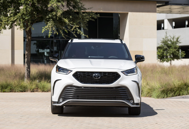 2023 Toyota Highlander turbo 00025