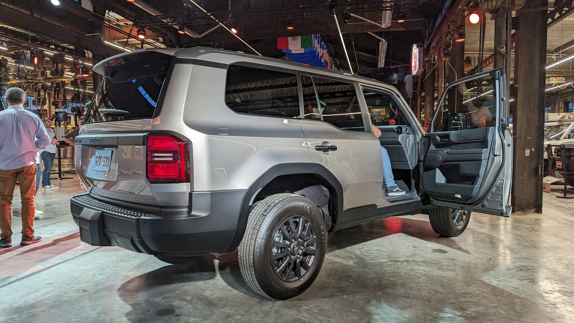 2024 Toyota Land Cruiser MG CarScoops 17