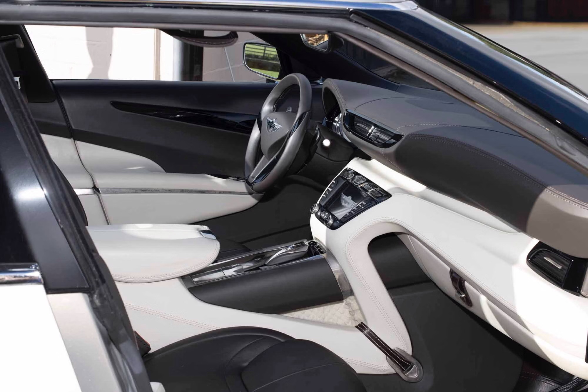 Aston Martin Lagonda LUV Concept 34