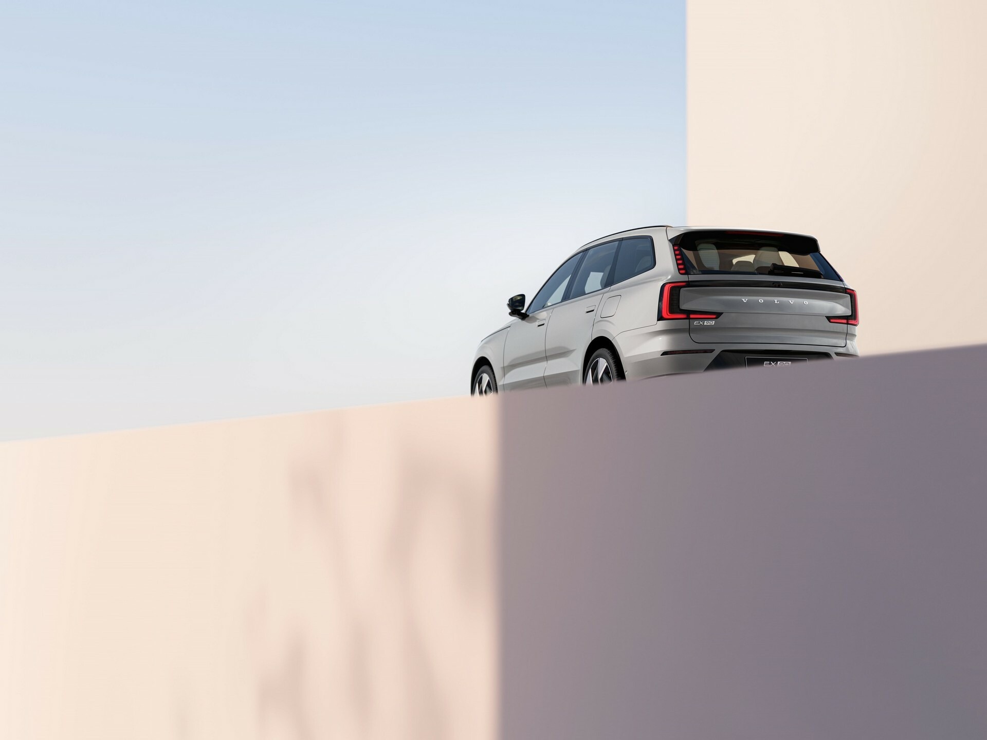 2025 Volvo EX90 1130 17