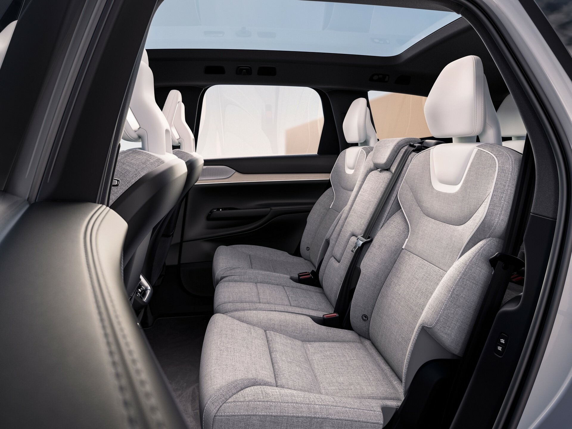 2025 Volvo EX90 1130 22