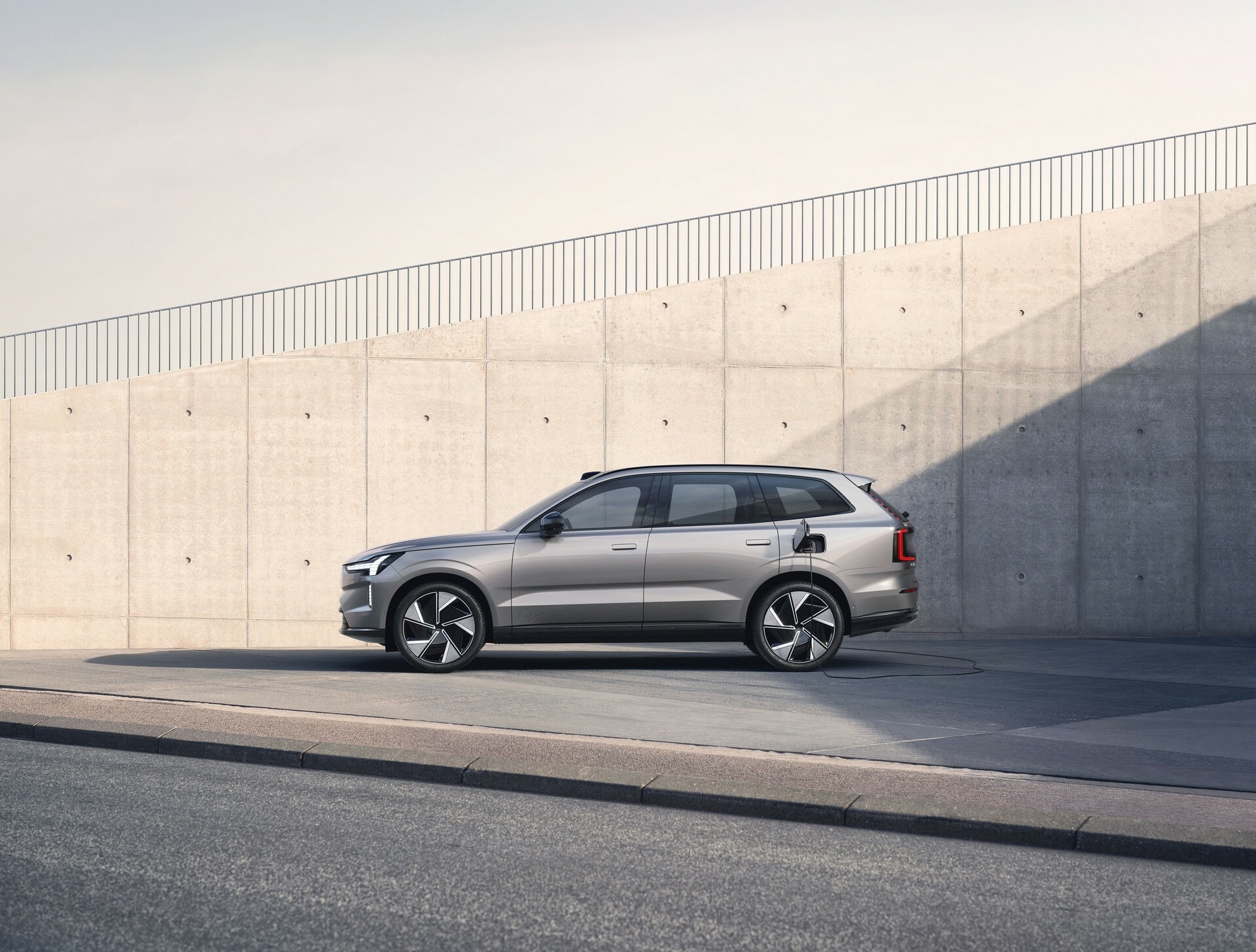 2025 Volvo EX90 1130 5