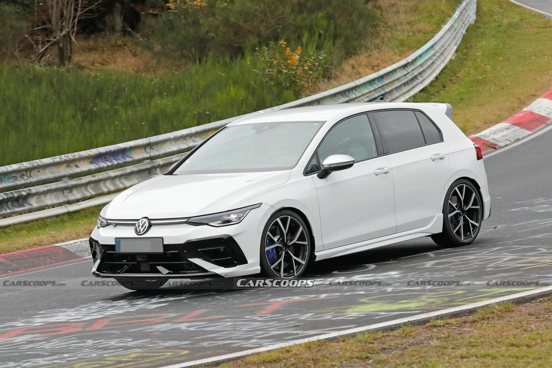 2025-VW-Golf-R-111-10
