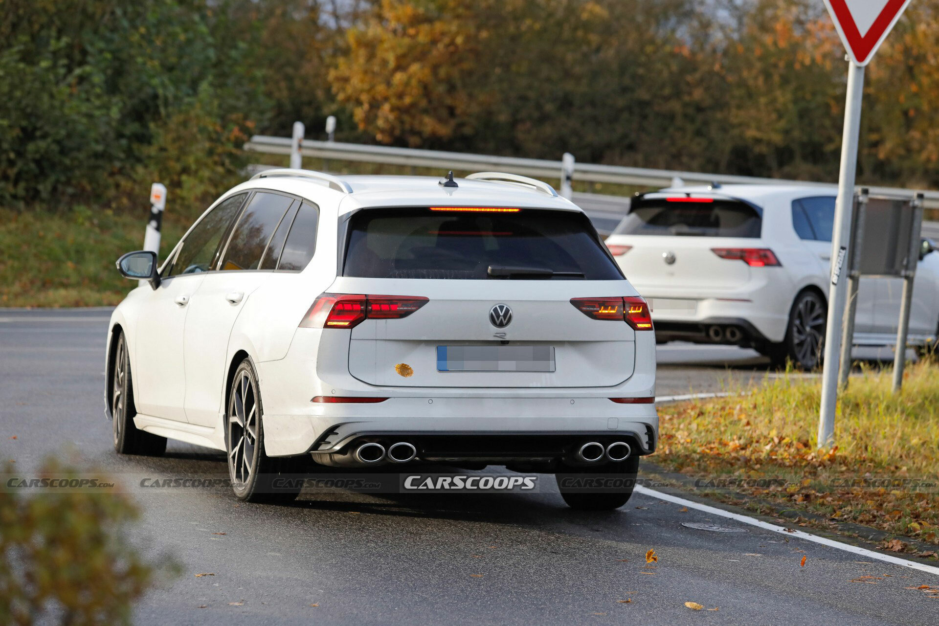 2025-VW-Golf-R-111-2