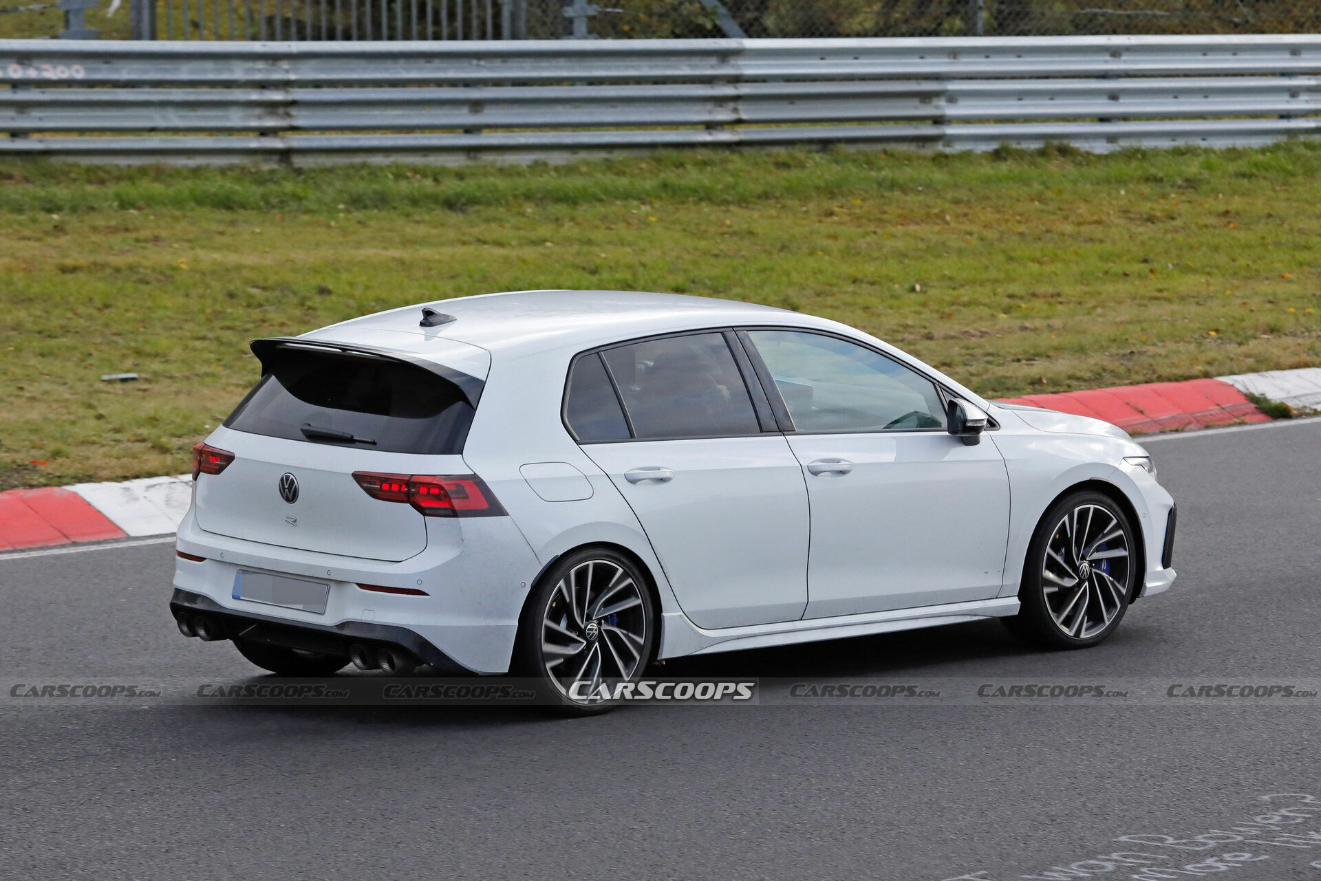 2025-VW-Golf-R-111-5