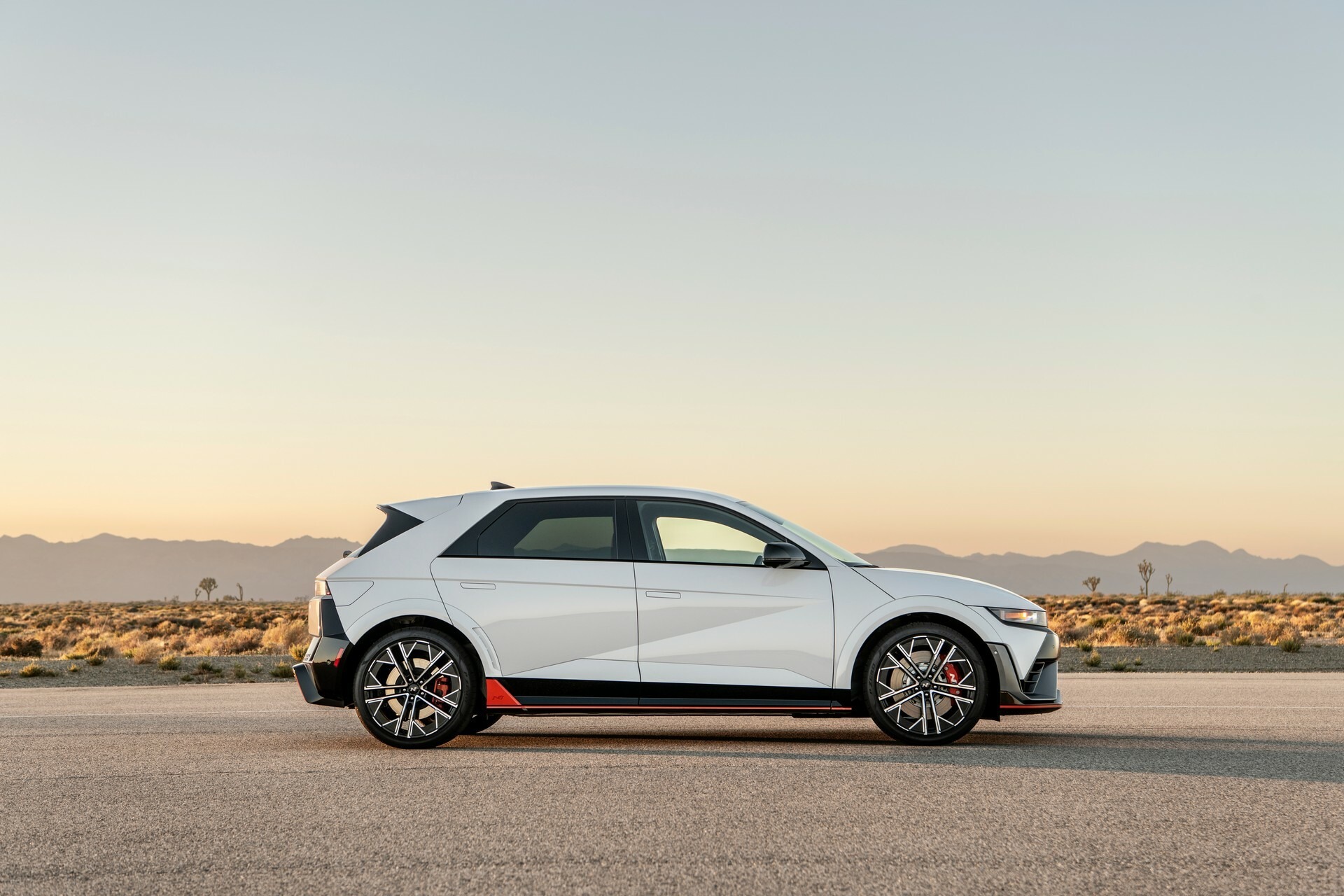 2025 Hyundai Ioniq 5 N - 38
