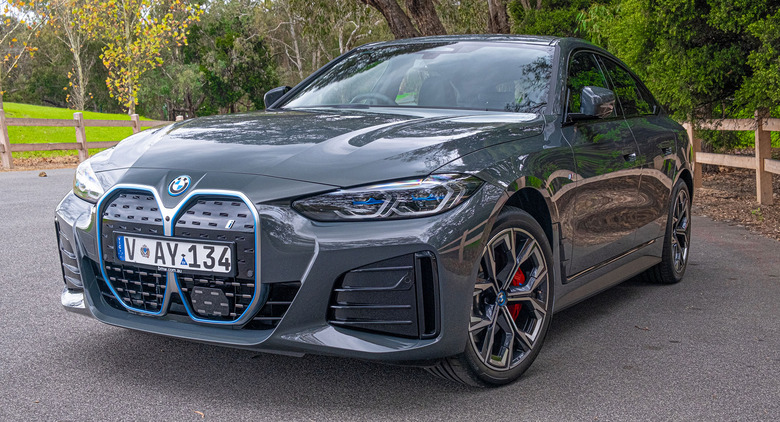 BMW-i4-a