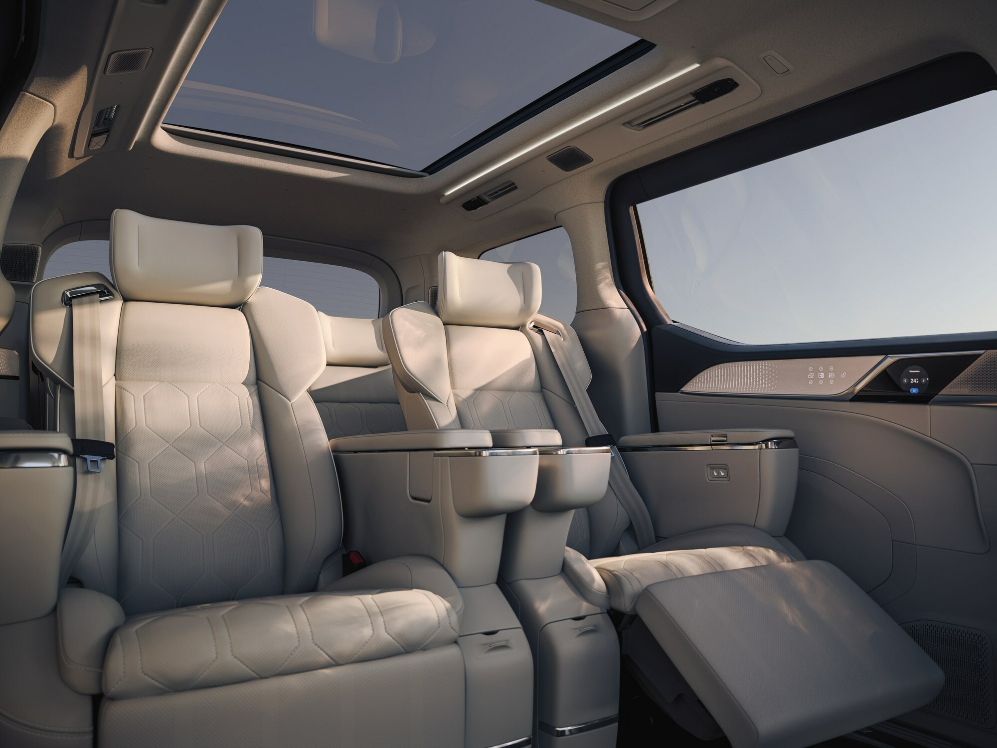 2025 Volvo EM90 138