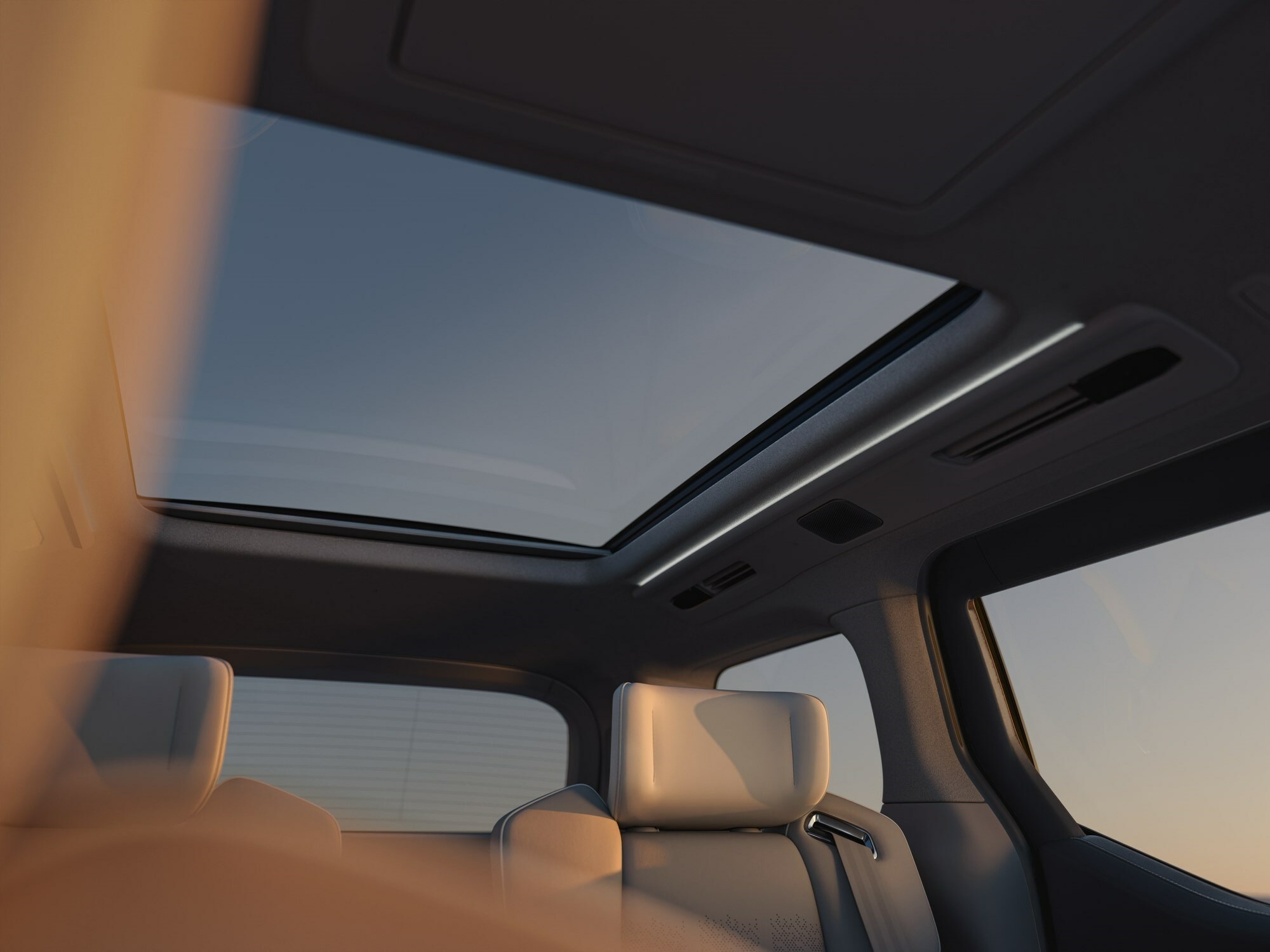 2025 Volvo EM90 144