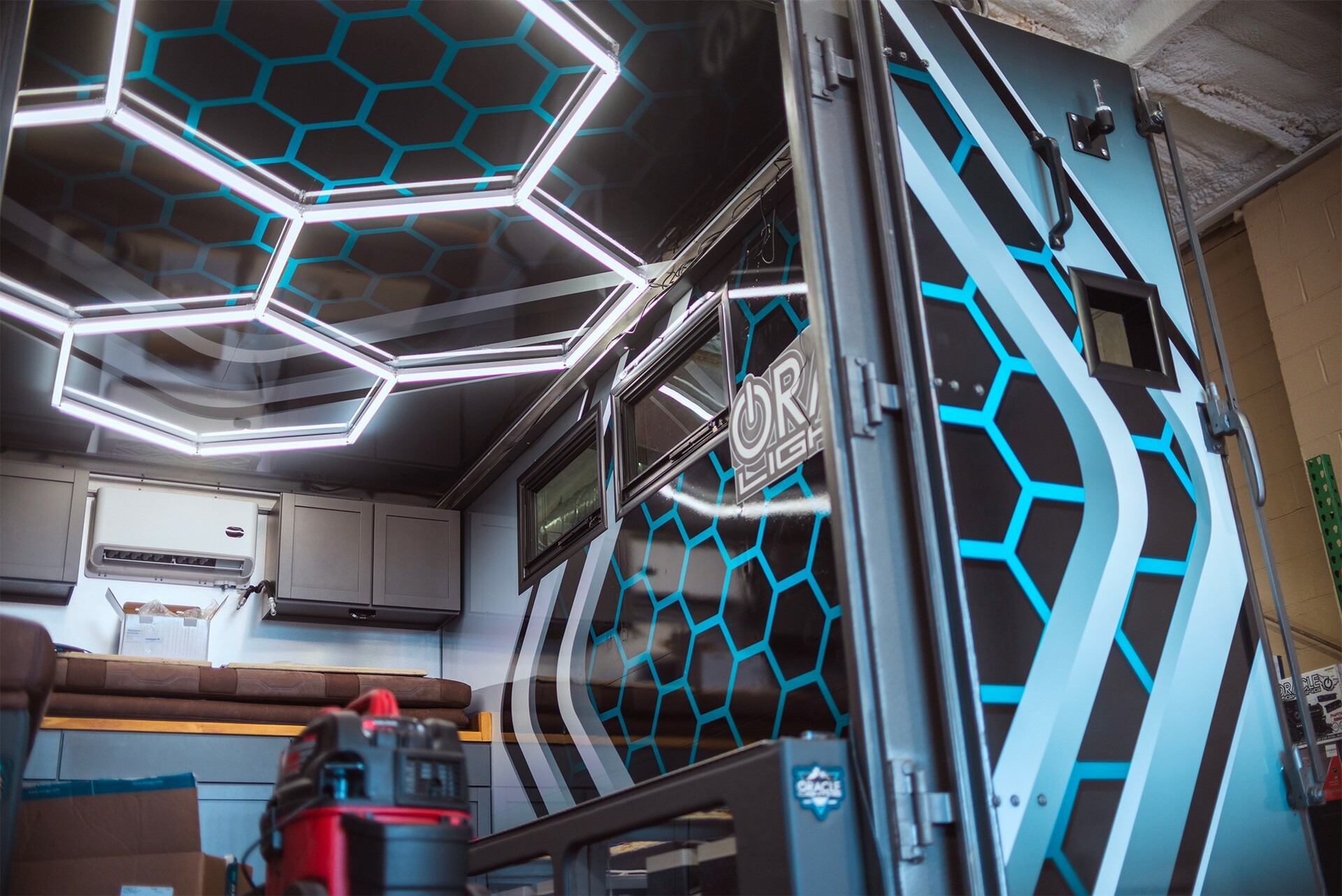 Oracle Lighting SEMA - 4
