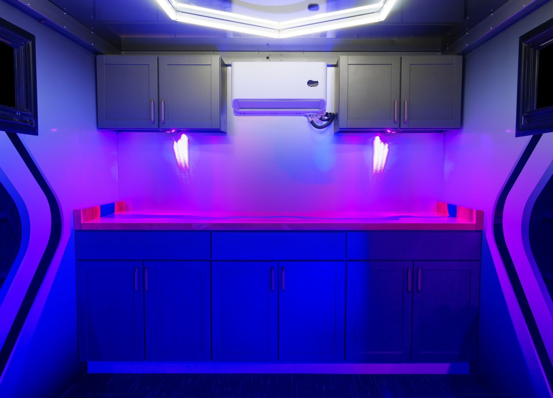 Oracle Lighting SEMA - 71
