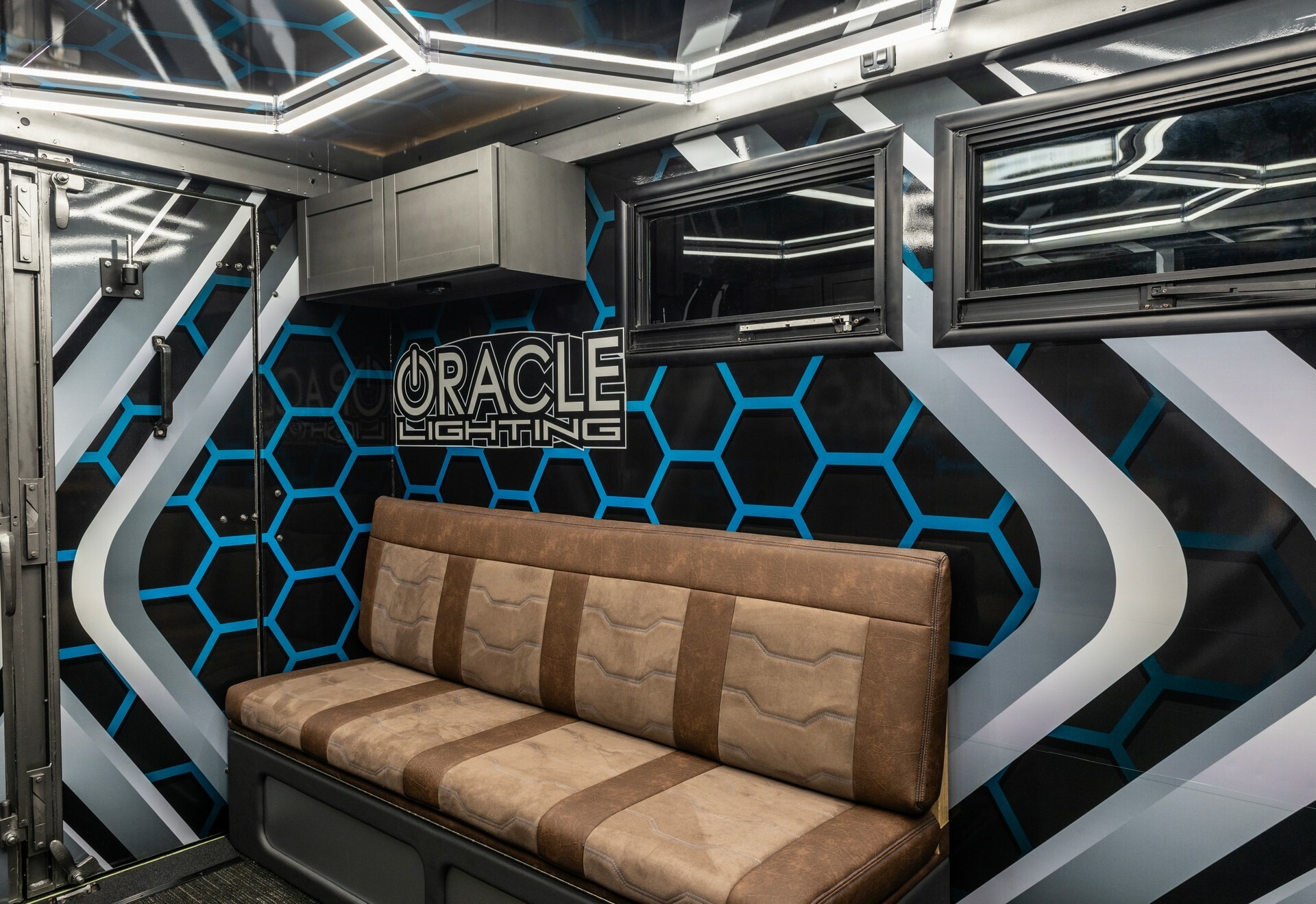 Oracle Lighting SEMA - 86