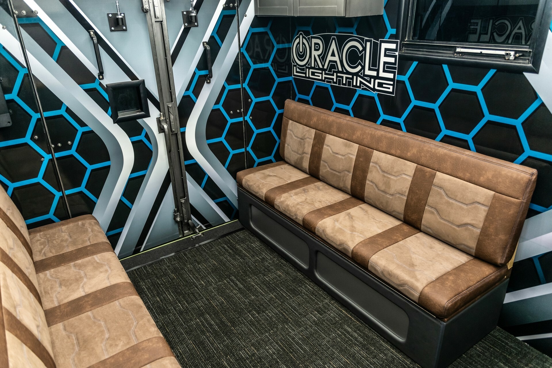 Oracle Lighting SEMA - 89