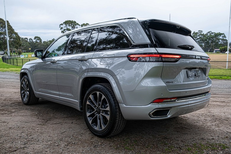 2023 Jeep Grand Cherokee Overland - 14