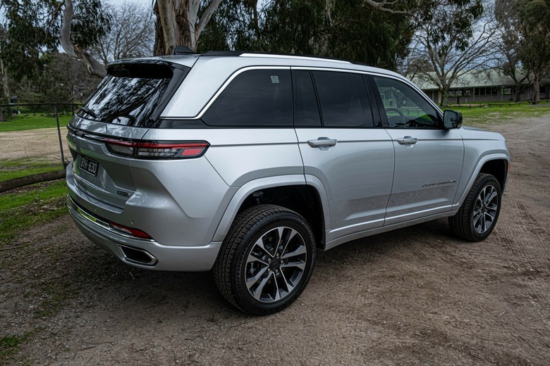 2023 Jeep Grand Cherokee Overland - 25