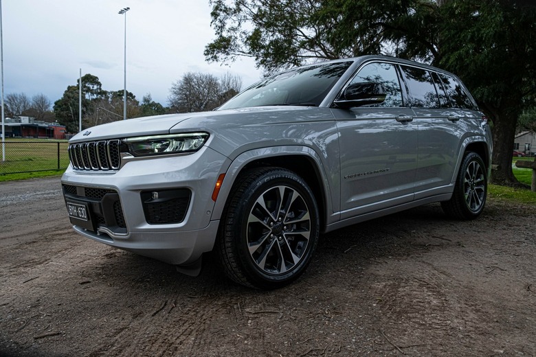 2023 Jeep Grand Cherokee Overland - 6