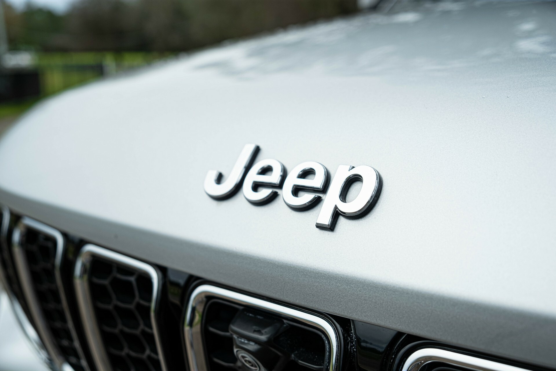 2023 Jeep Grand Cherokee Overland - 13