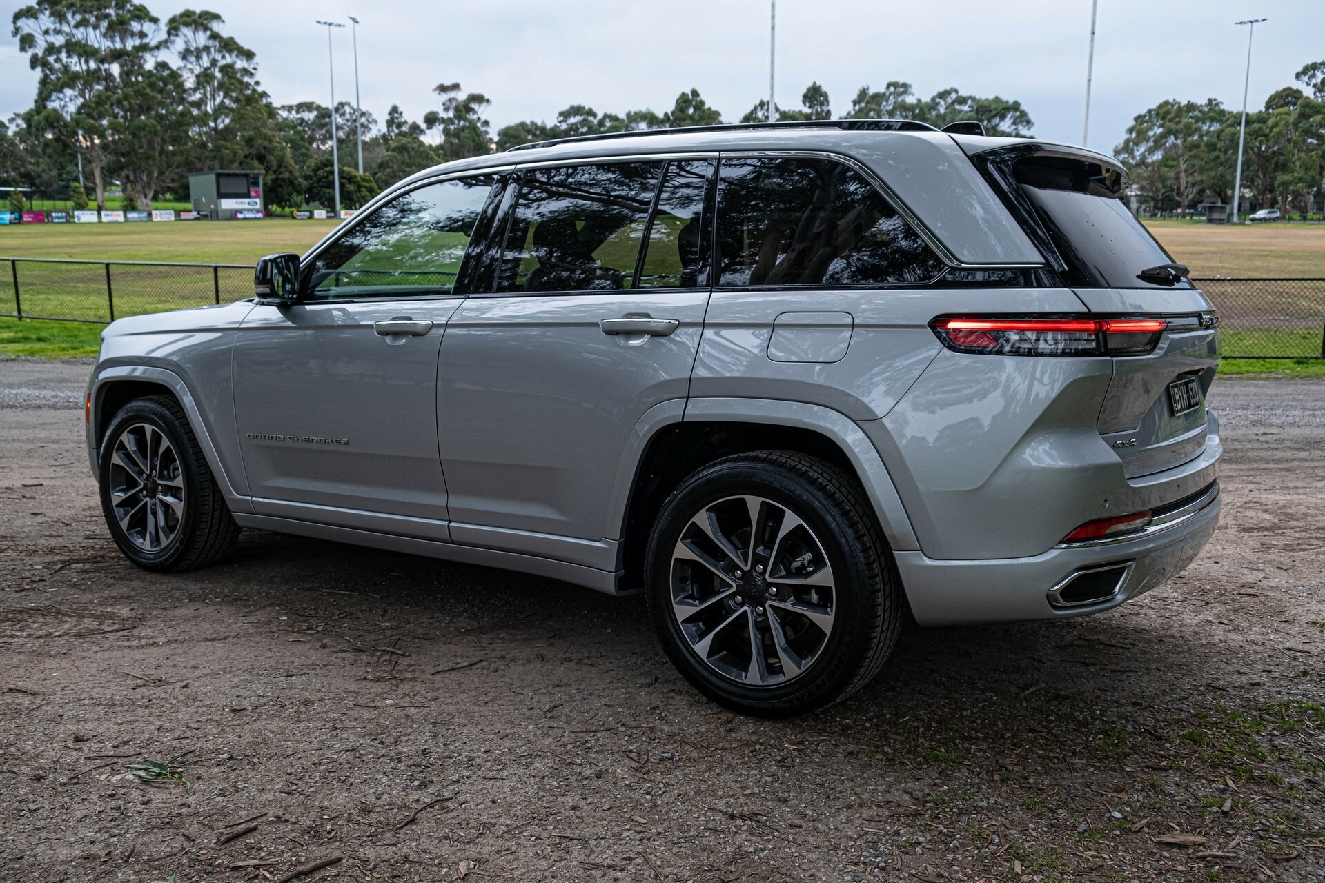 2023 Jeep Grand Cherokee Overland - 15