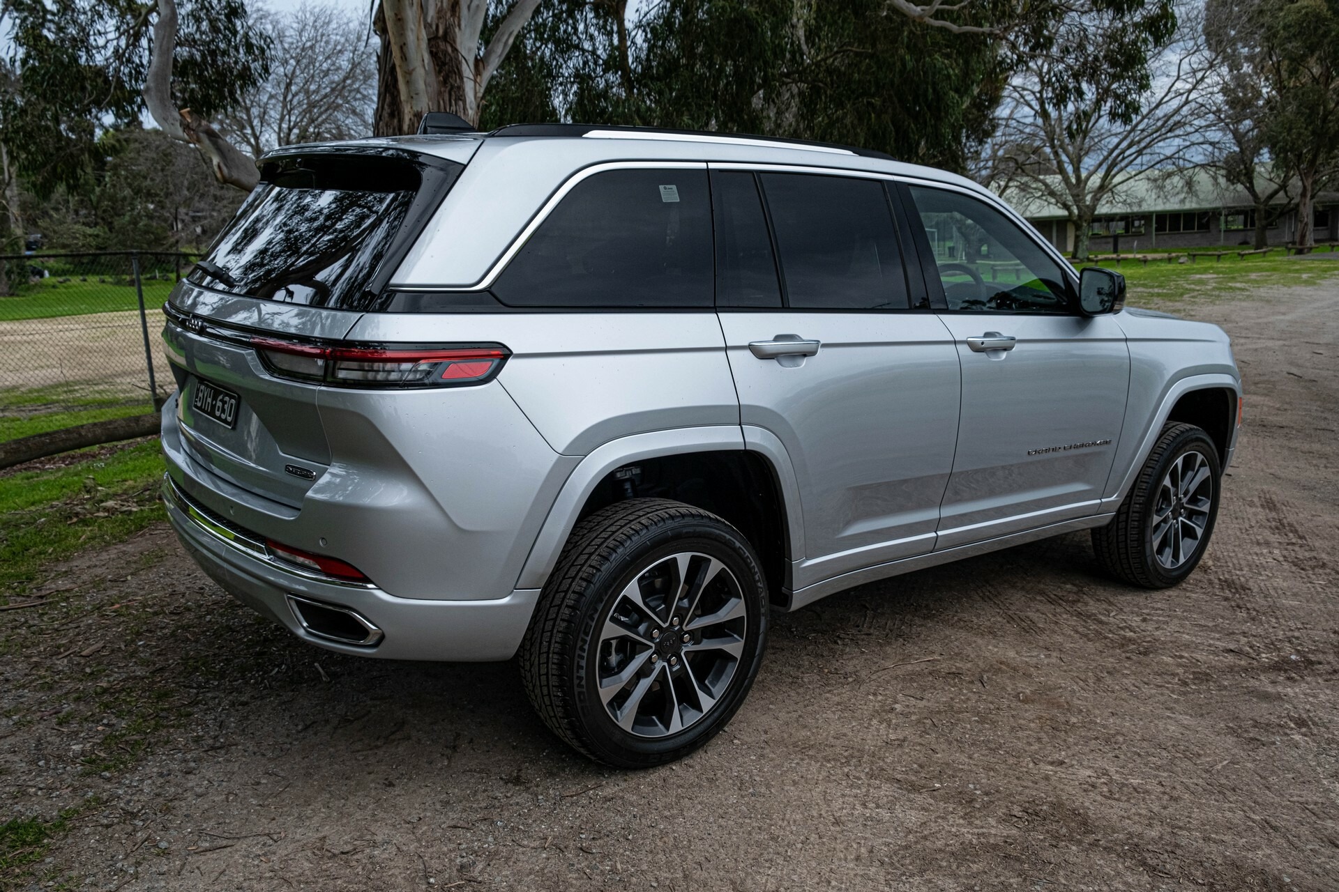 2023 Jeep Grand Cherokee Overland - 25