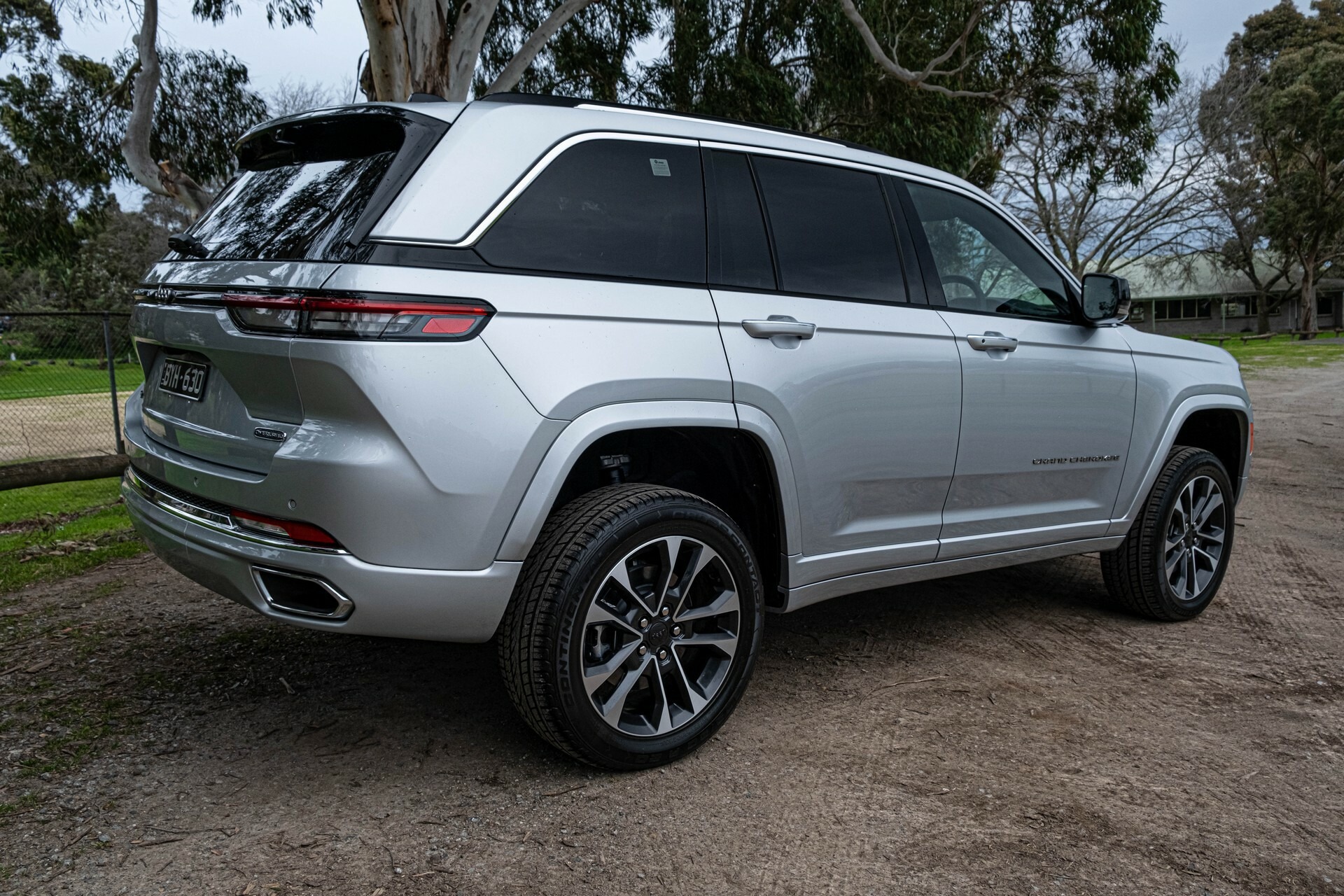 2023 Jeep Grand Cherokee Overland - 26