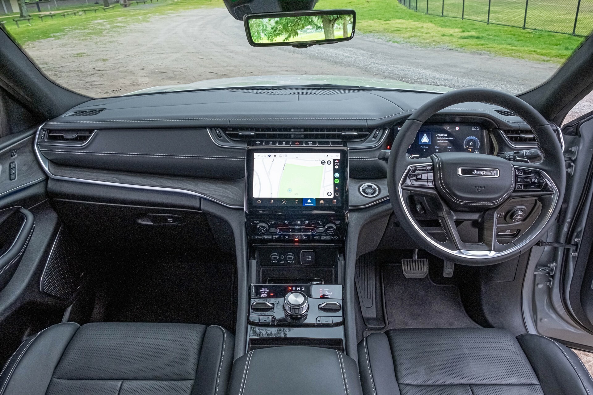 2023 Jeep Grand Cherokee Overland - 36