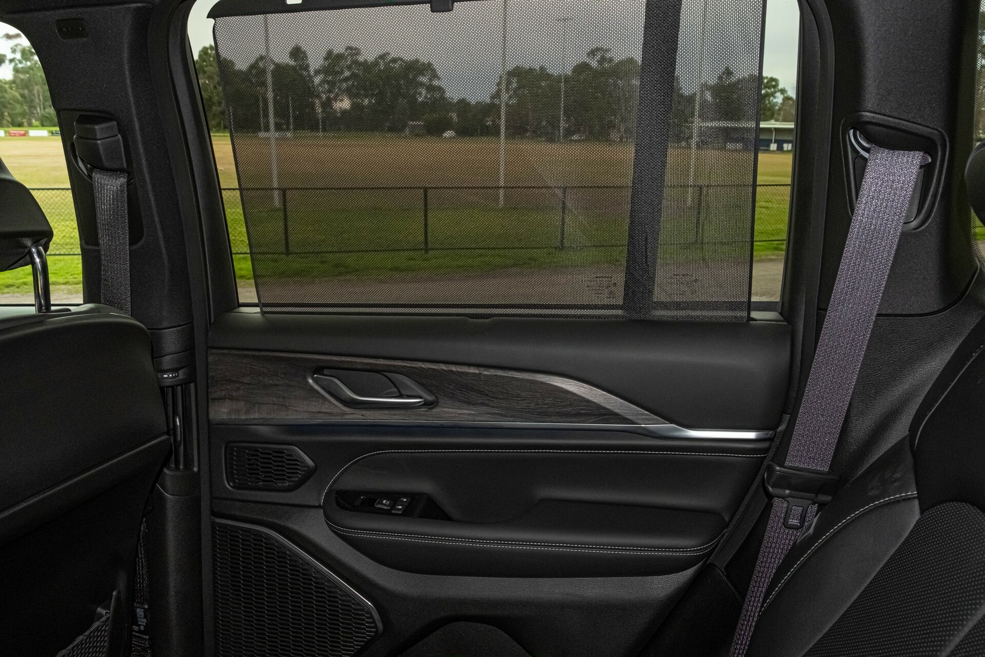 2023 Jeep Grand Cherokee Overland - 46