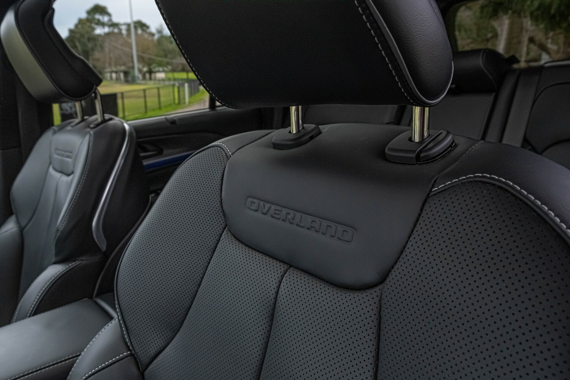 2023 Jeep Grand Cherokee Overland - 77