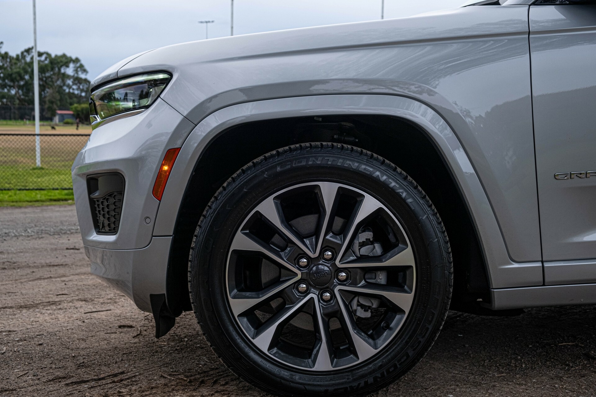 2023 Jeep Grand Cherokee Overland - 8
