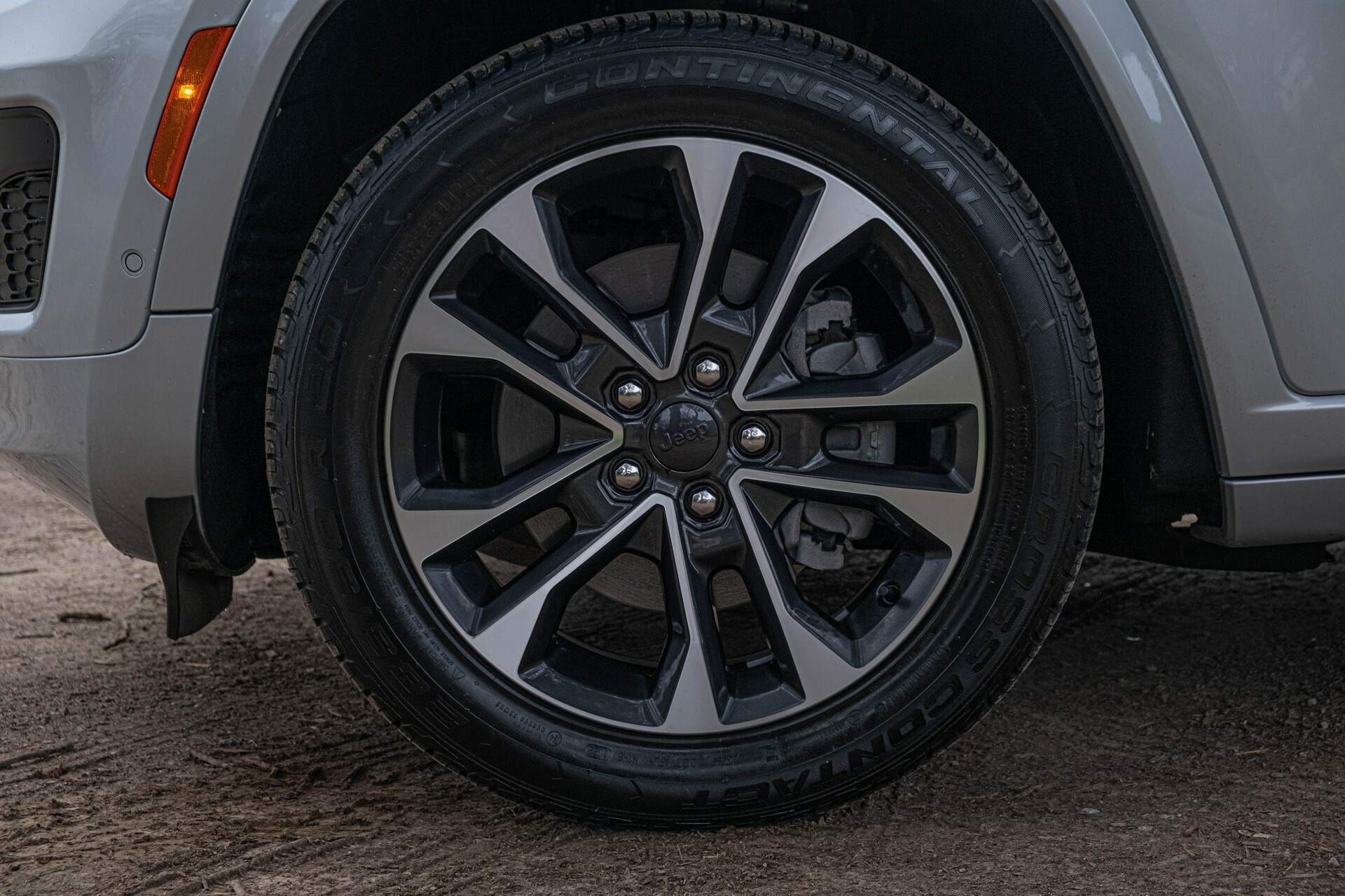 2023 Jeep Grand Cherokee Overland - 9