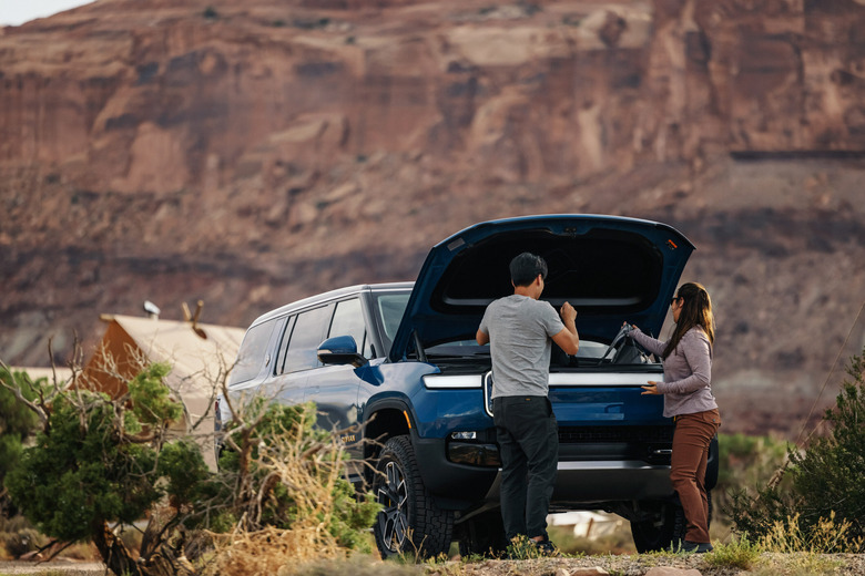 Rivian R1S