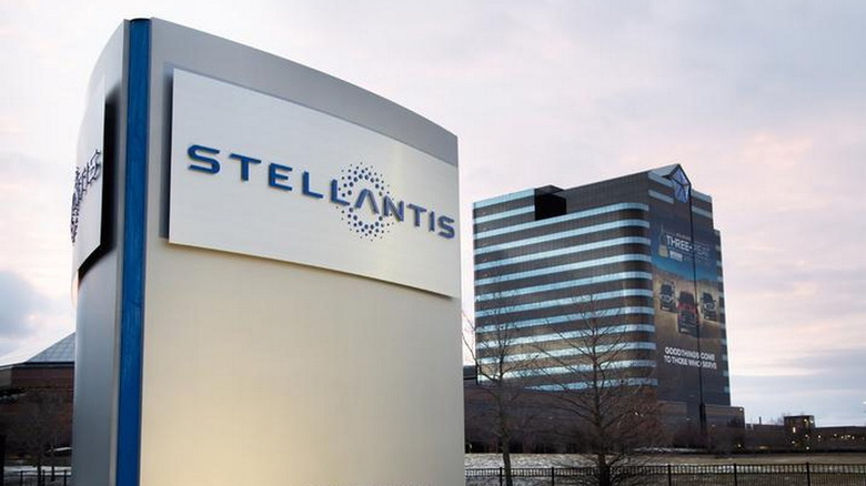 Stellantis NA HQ 1