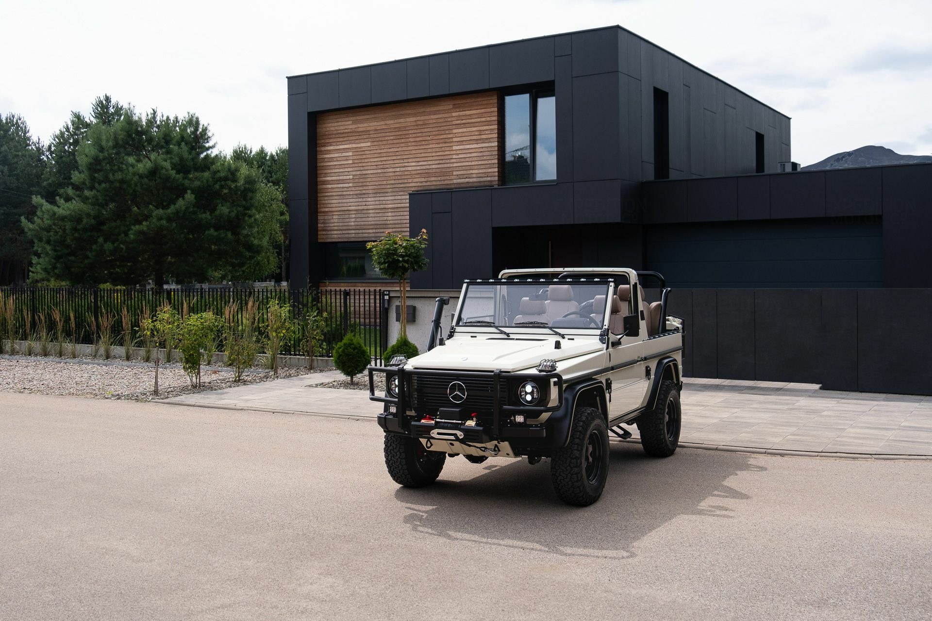 EMC Mercedes G-Class - 1