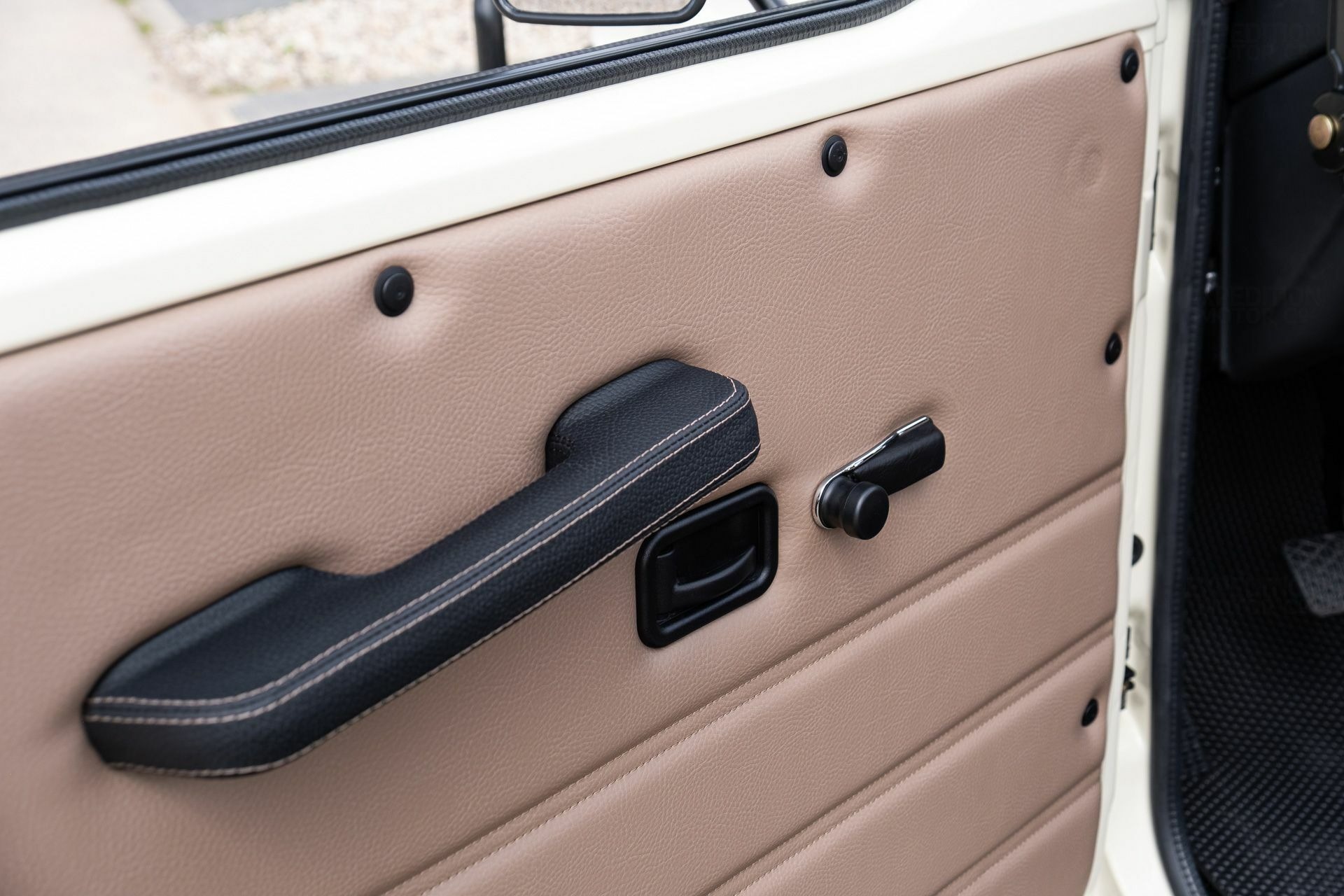 EMC Mercedes G-Class - 16