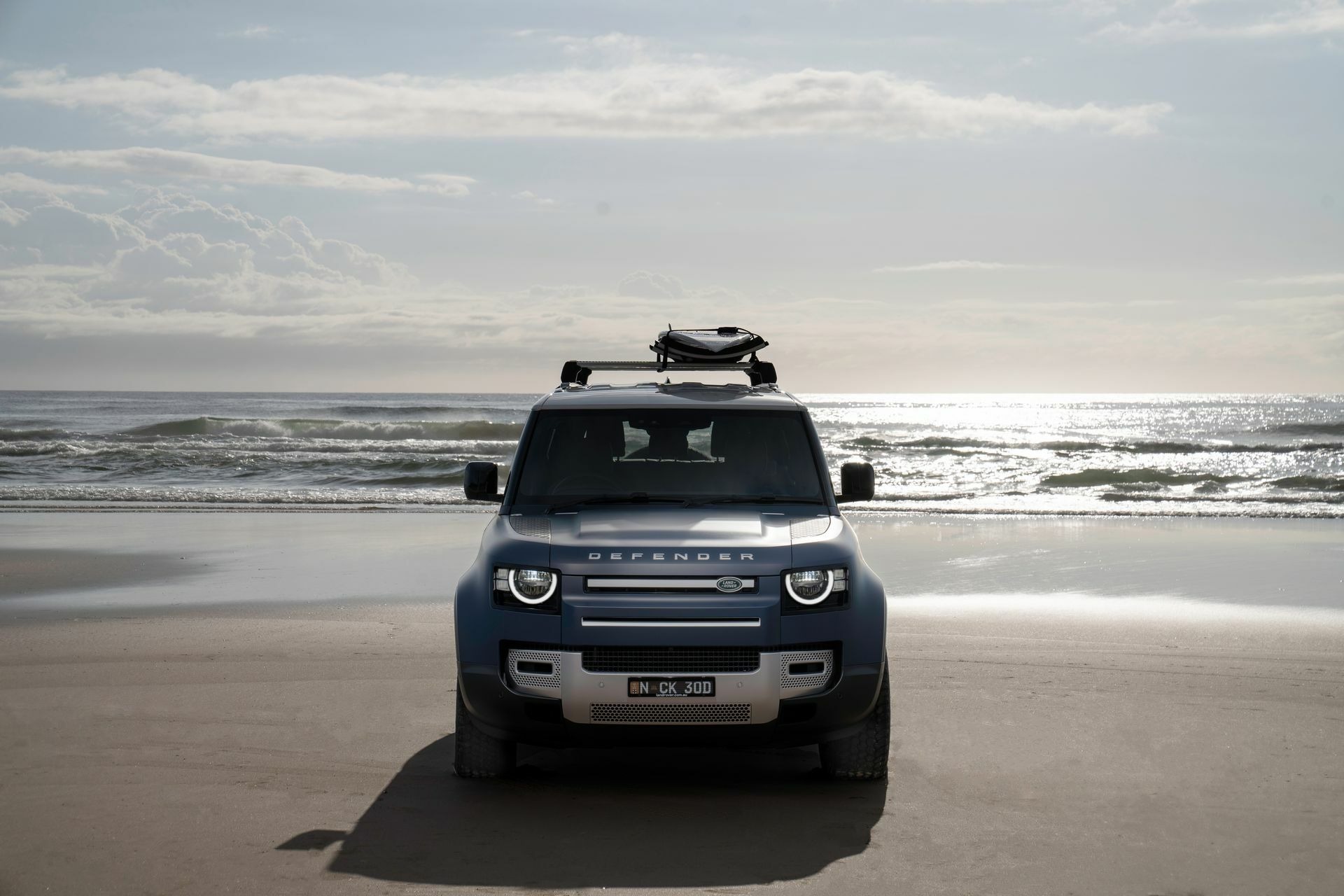 Land Rover Defender Pacific Blue Editon - 3