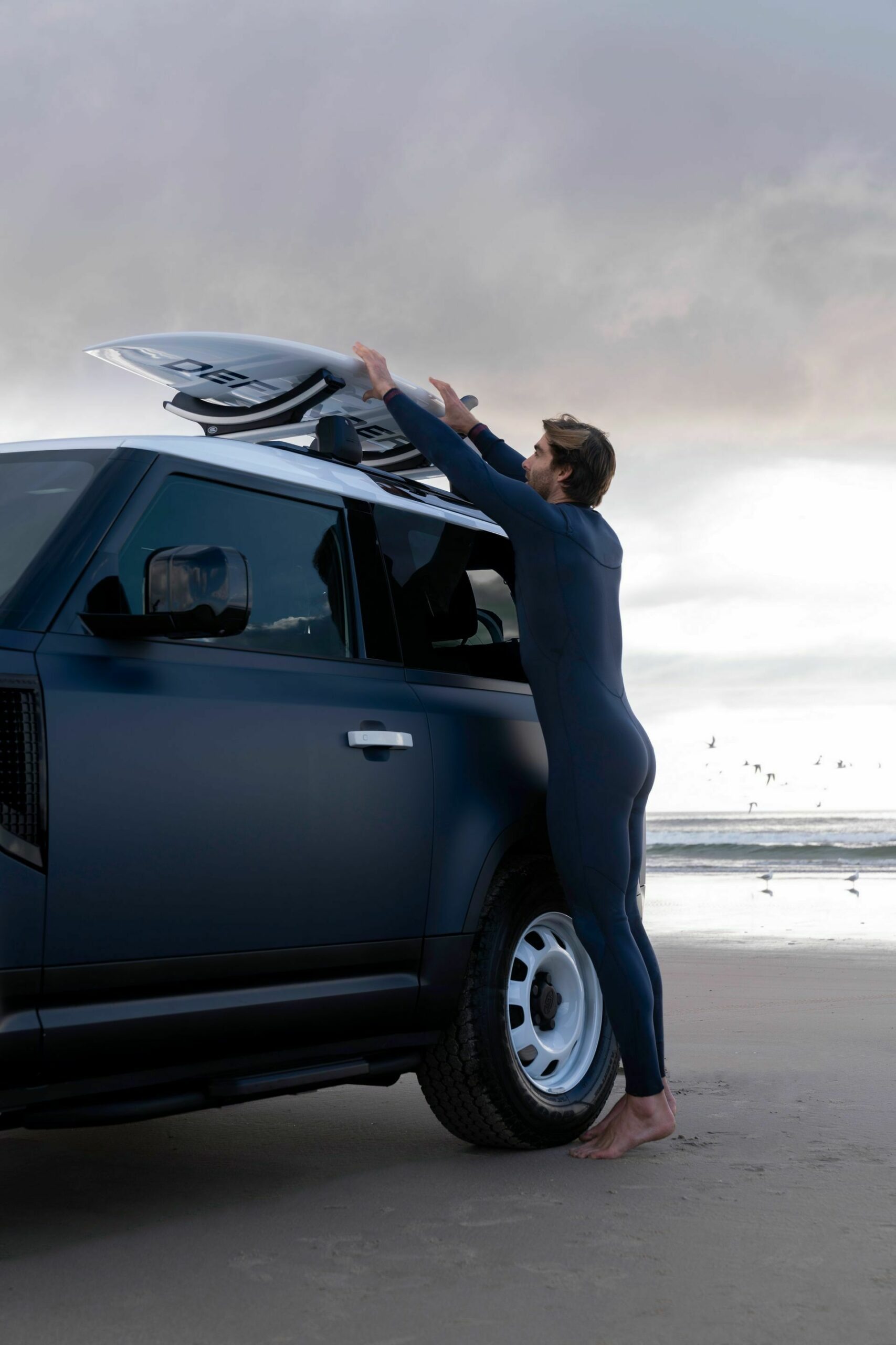 Land Rover Defender Pacific Blue Editon - 8