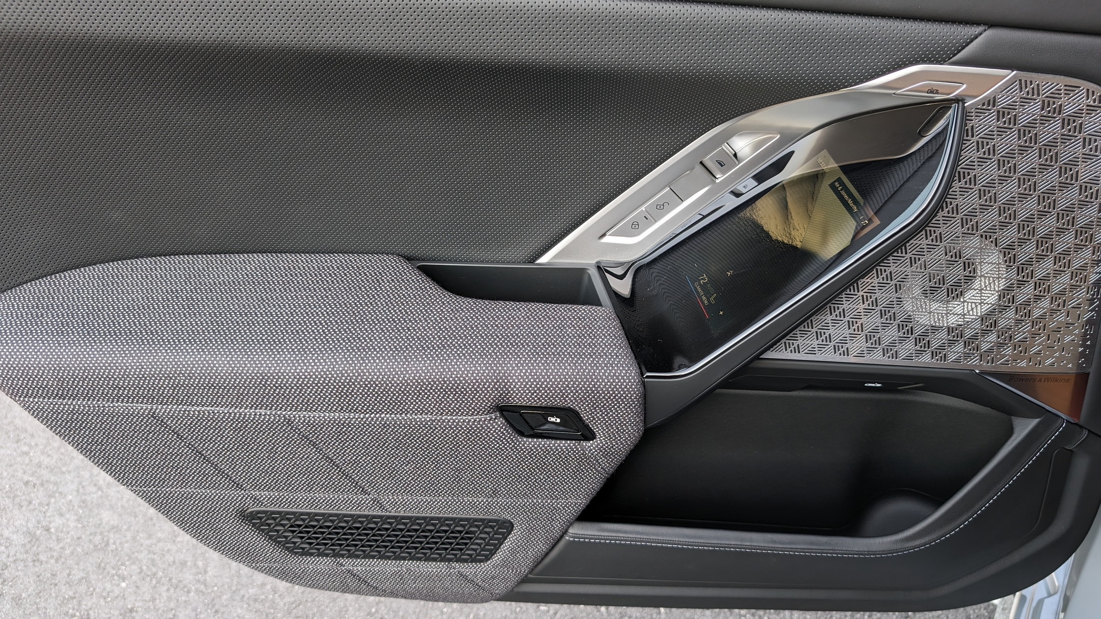 BMW i7 M70 Stephen Rivers for Carscoops 15