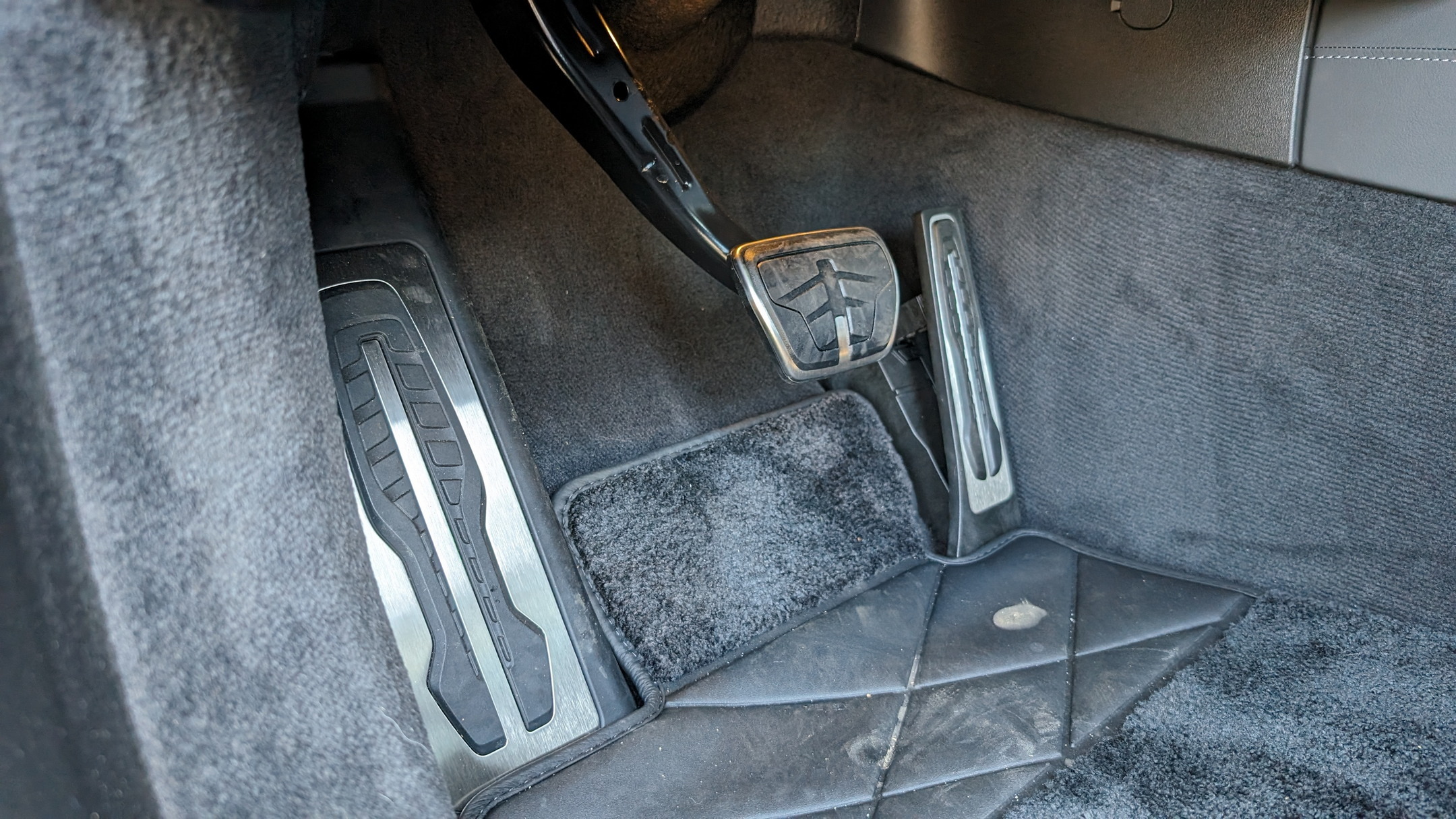 BMW i7 M70 Stephen Rivers for Carscoops 23