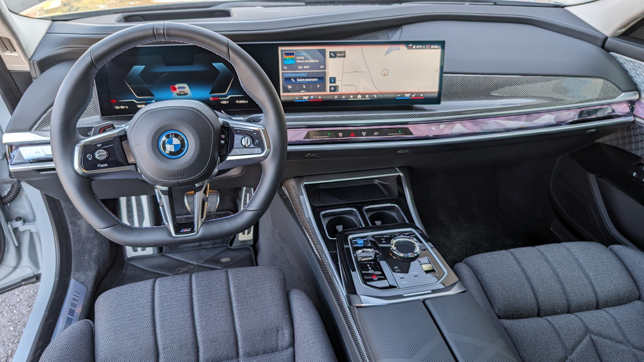 BMW i7 M70 Stephen Rivers for Carscoops 6