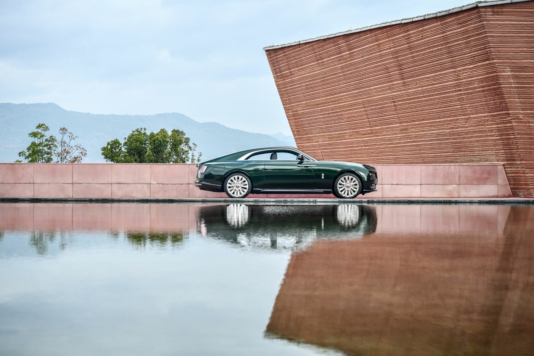 Rolls-Royce Spectre (2)
